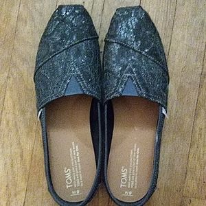 Black lace and glitter Tom's flats size 9 women's